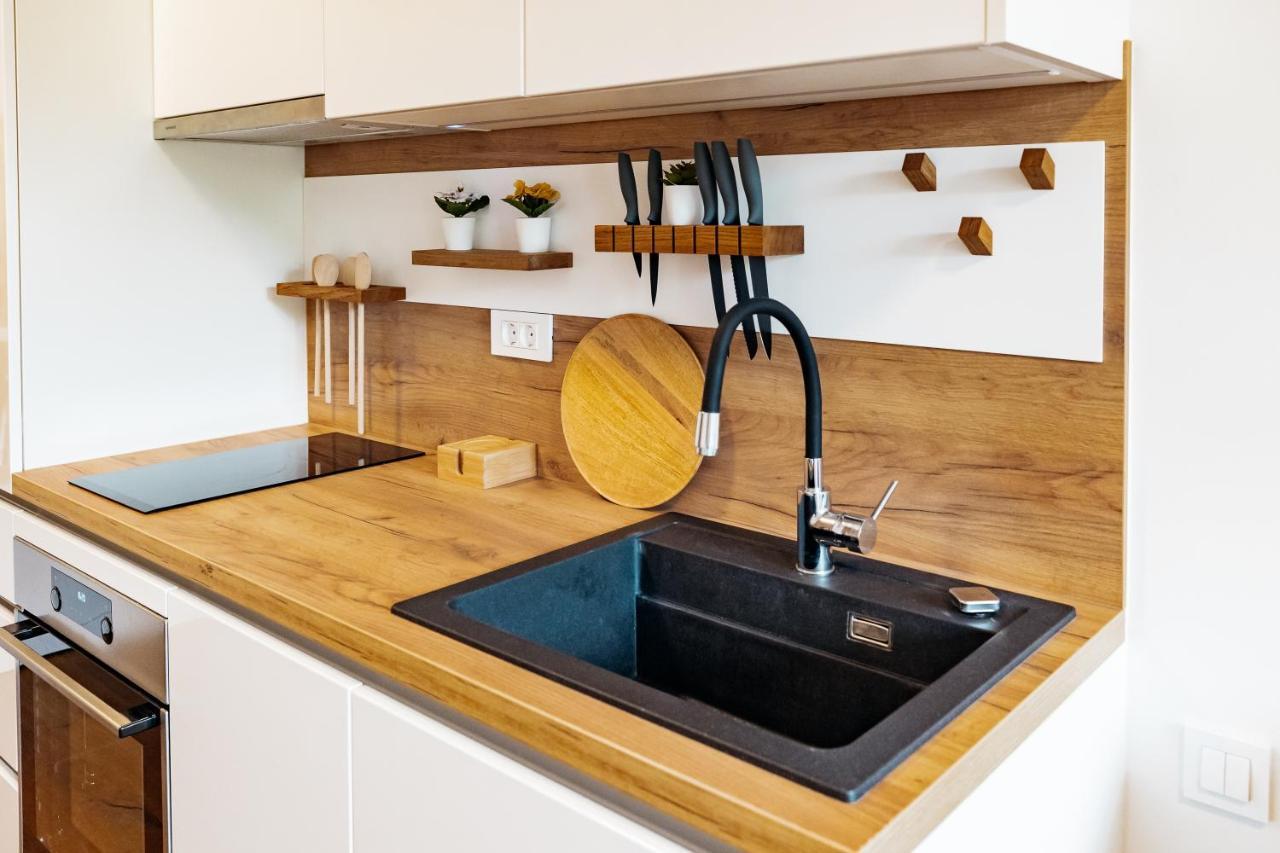 Woody - Comfy Apartment In Siska Любляна Экстерьер фото