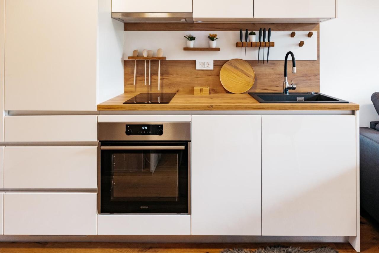 Woody - Comfy Apartment In Siska Любляна Экстерьер фото